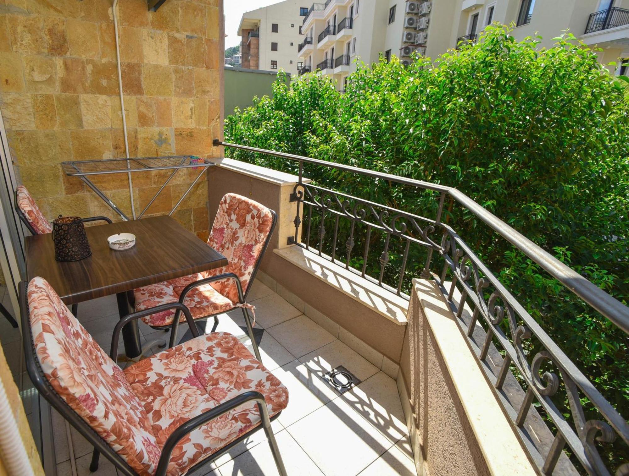Apartment Golden Lavender Μπούντβα Εξωτερικό φωτογραφία